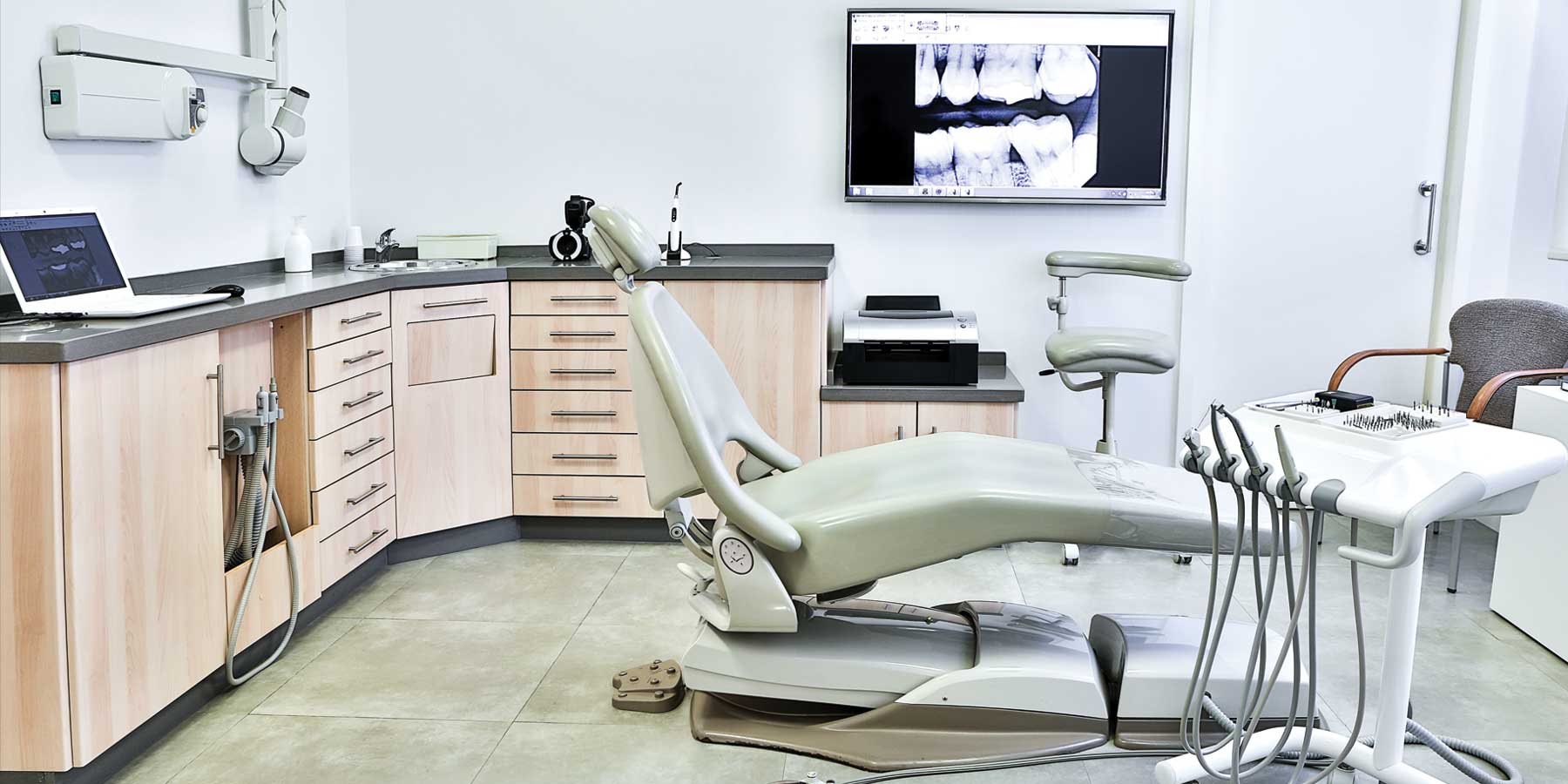 hi-tech-dentist-office-bonacci-periodental-implants Hi Tech Dental Office | Bonacci Periodontal Implants